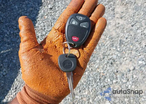 2010 Chevrolet Silverado 1500 Lt z USA, uszkodzony, nr VIN 1GCSKSE33AZ271035